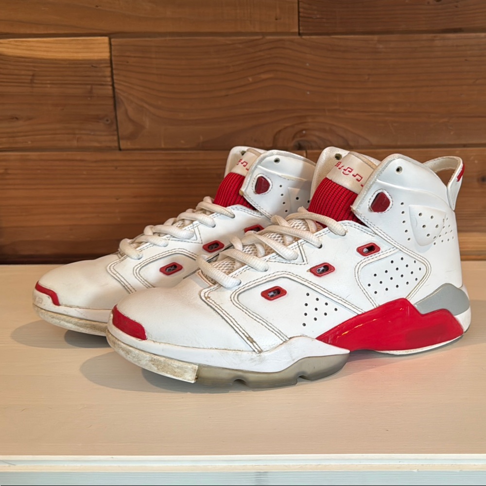 Nike White and Red High-Tops